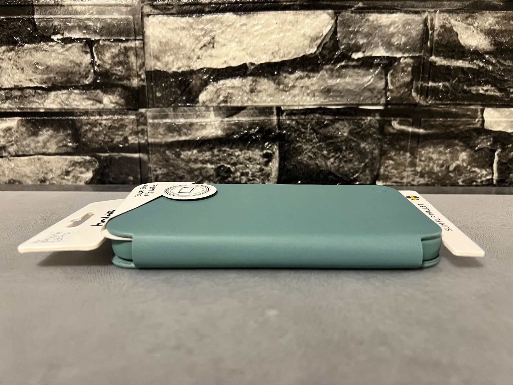 Apple Cover & Protezioni schermo: Holdit Slim Flip iPhone 13 Pro – Nuovo e nell'imballaggio originale da Bern venduto da No1e 4