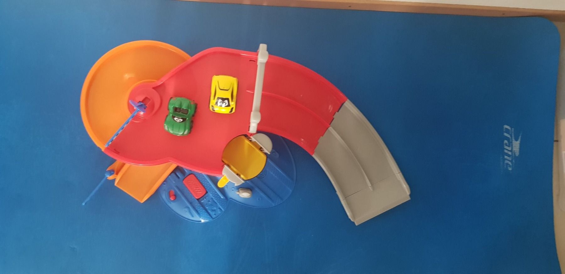 Spielzeuge: Garage Chicco pour enfants – Gebraucht aus Villars-sur-Glâne von Mark_988 1