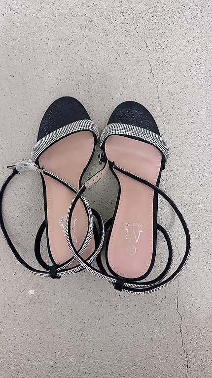 Scarpe da donna: Schwarze Sandalen mit Glitzer - neu – Nuovo e nell'imballaggio originale da Schlieren venduto da _lgv