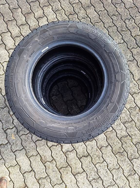 Pneus & Roues: Pneues 195-70-R15C – D'occasion à Uetendorf par Albi125 3