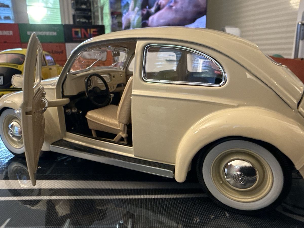 Volkswagen Modellini d'auto: VW Käfer 1:18  – Nuovo (secondo la descrizione) da Basel venduto da Zomeg 8