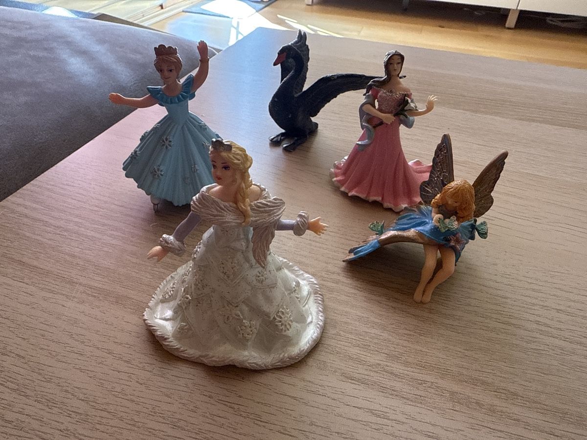 Spielzeuge: Papo Figuren Set: Prinzessinnen, Schwan, Fee – Gebraucht aus Libingen von Smaug