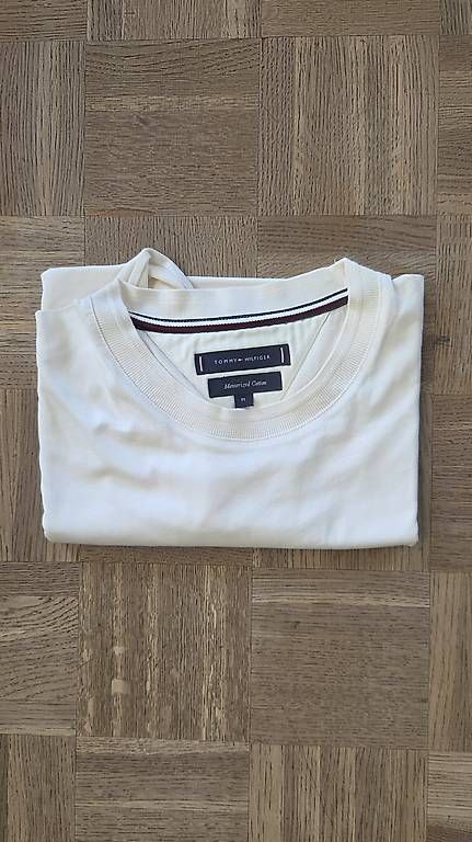 Tommy Hilfiger T-shirt: Tommy Hilfiger T Shirt Grösse M – Usato da Wallisellen venduto da s.varone 1