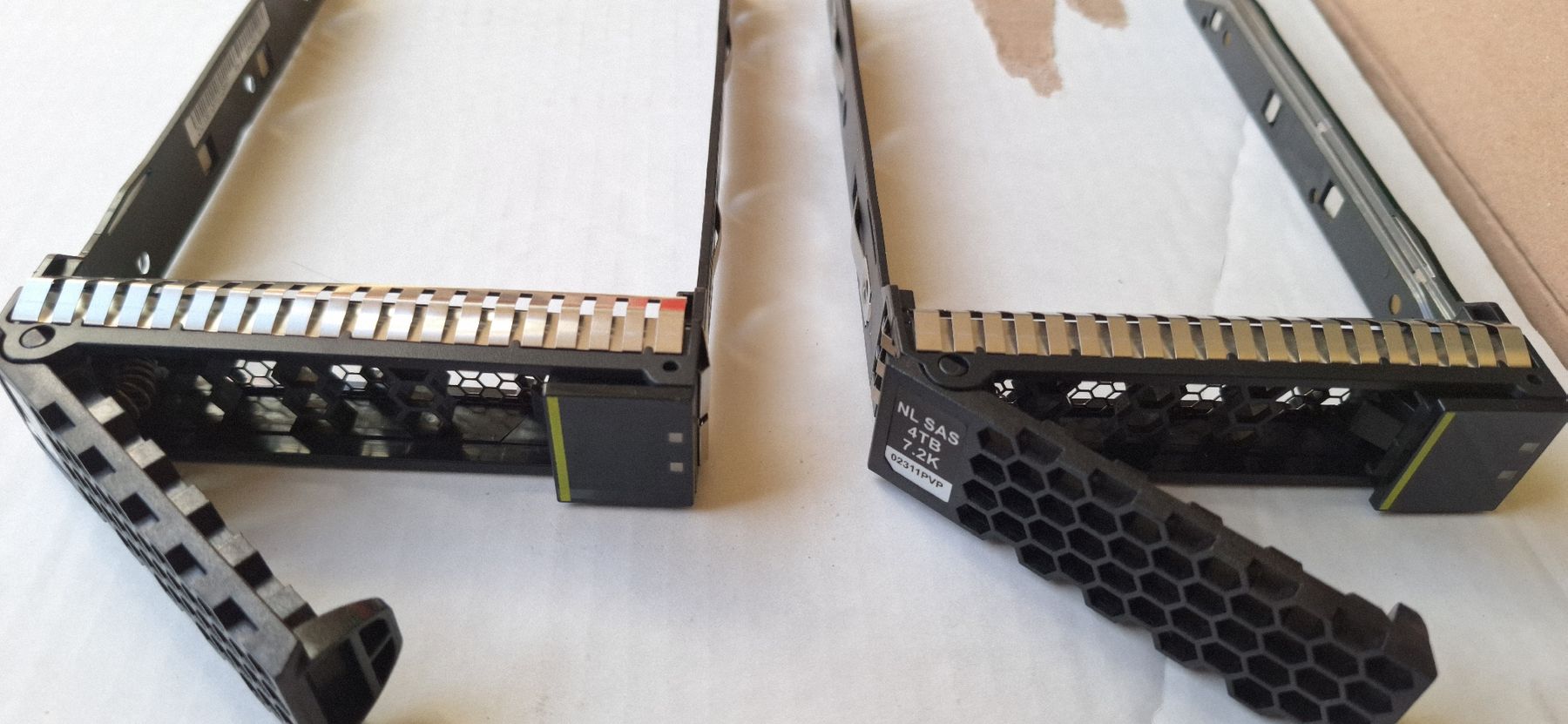 Huawei Unità & Adattatore: Festplatten-Einbaurahmen Huawei – Usato da Menziken venduto da yuc_686j 2