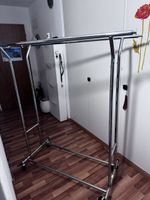 Grosse Kleiderständer 