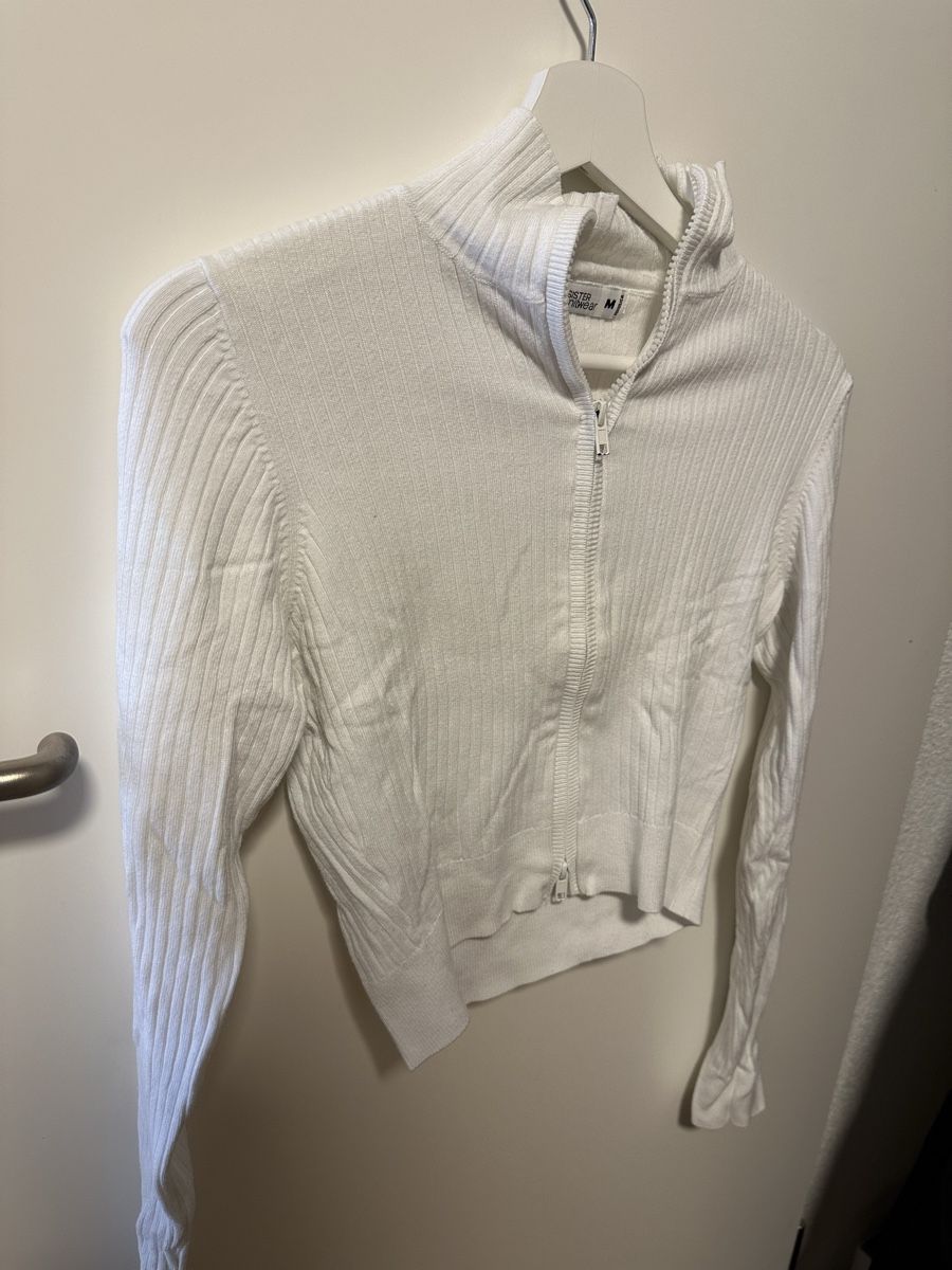 Maglioni & Felpe: Weisser Rippenpullover mit Reissverschluss Grösse M – Usato da Reinach BL venduto da Alles_muss_weg00 1