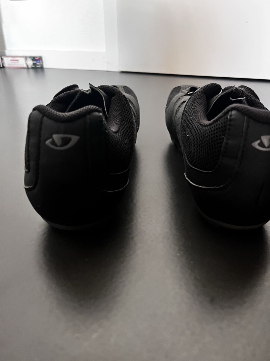 Scarpe da uomo: Veloschuhe Grösse 45 – Usato da Küssnacht am Rigi venduto da lus_g9xw 2