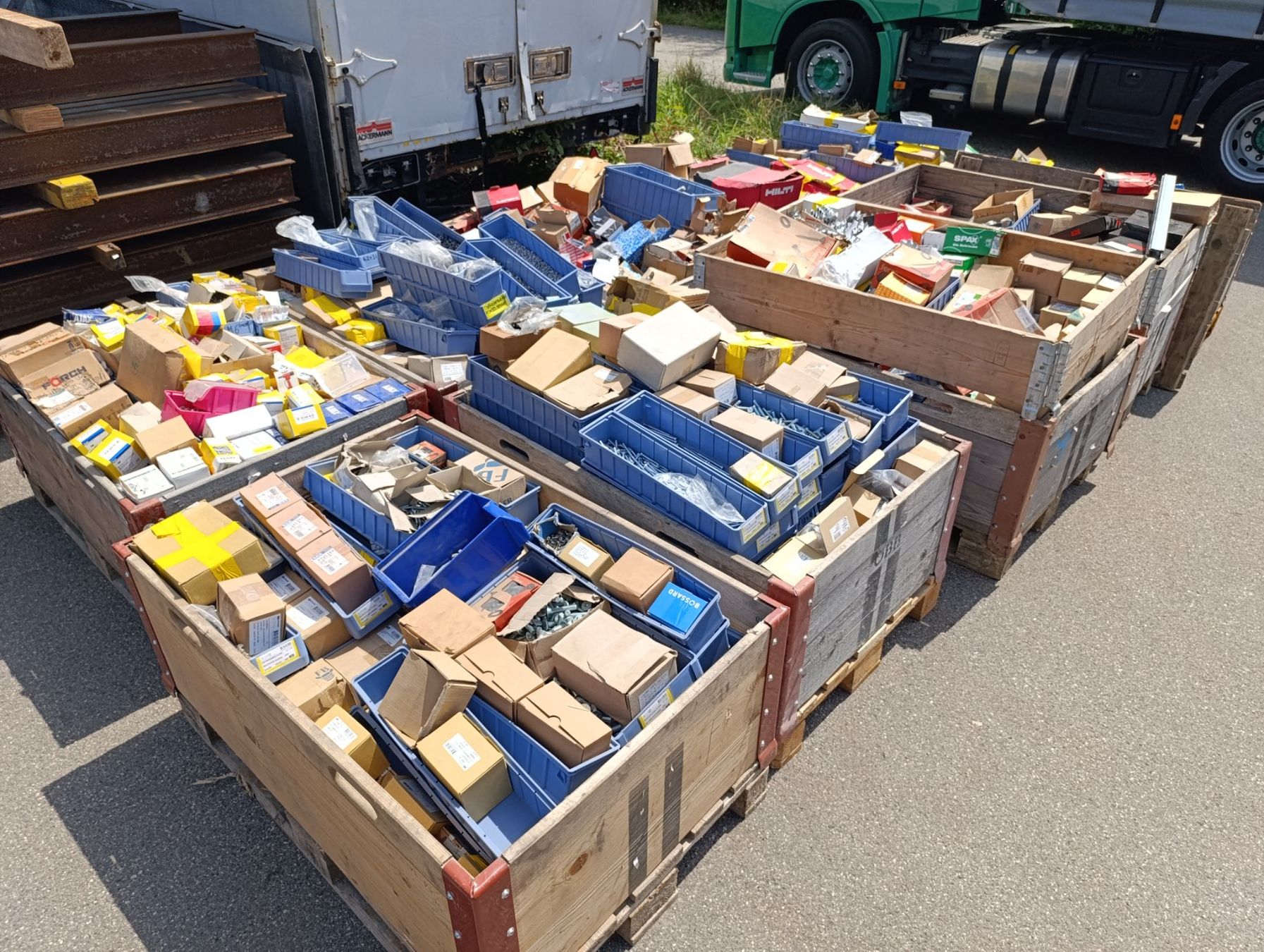 Hilti Tutti gli attrezzi: Schrauben Restposten – Usato da Wangen bei Olten venduto da vch_m5z7 7