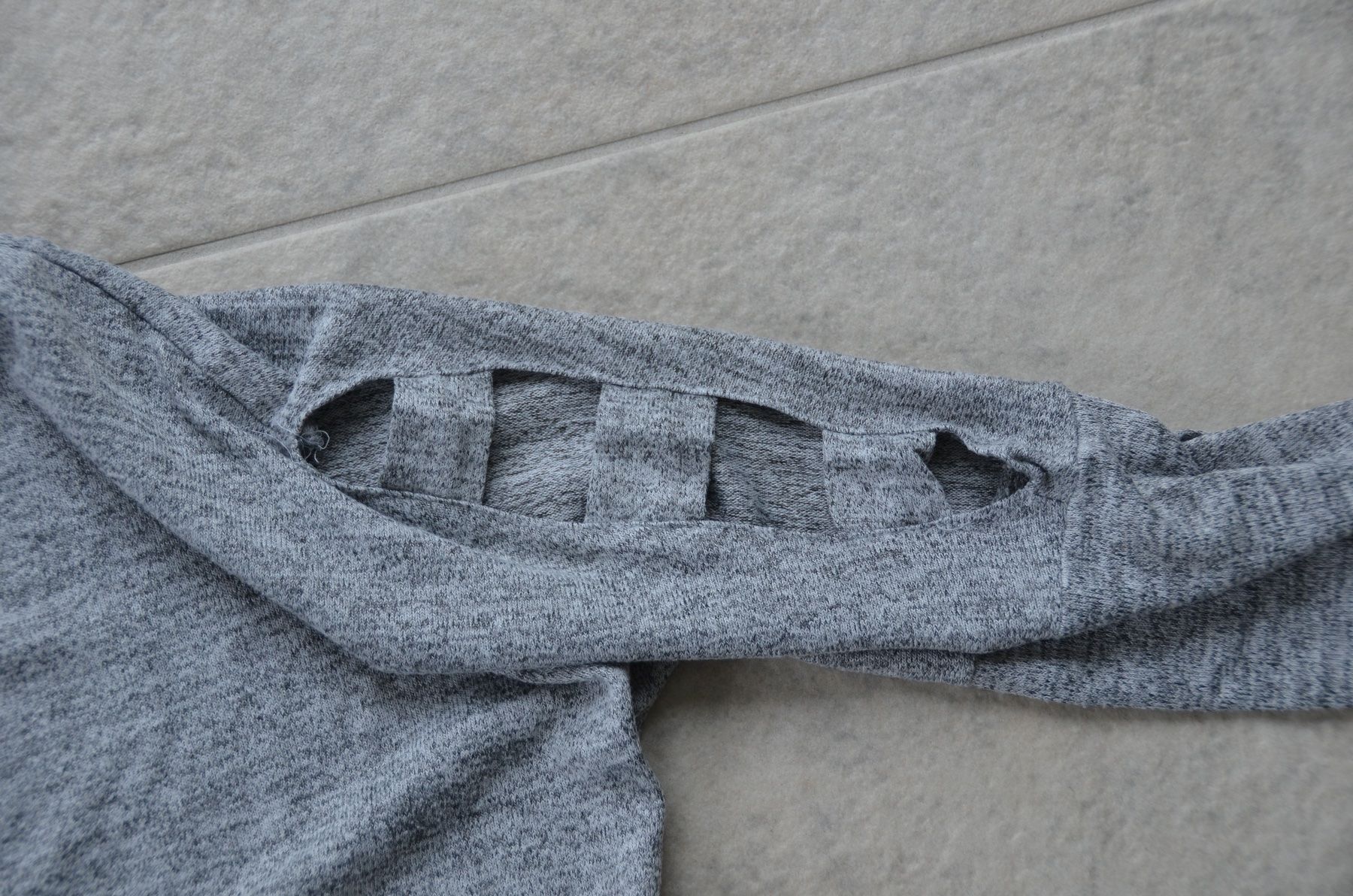 Pullover & Sweatshirts: Pullover Grösse XS grau – Gebraucht aus Schleinikon von kissa07 2