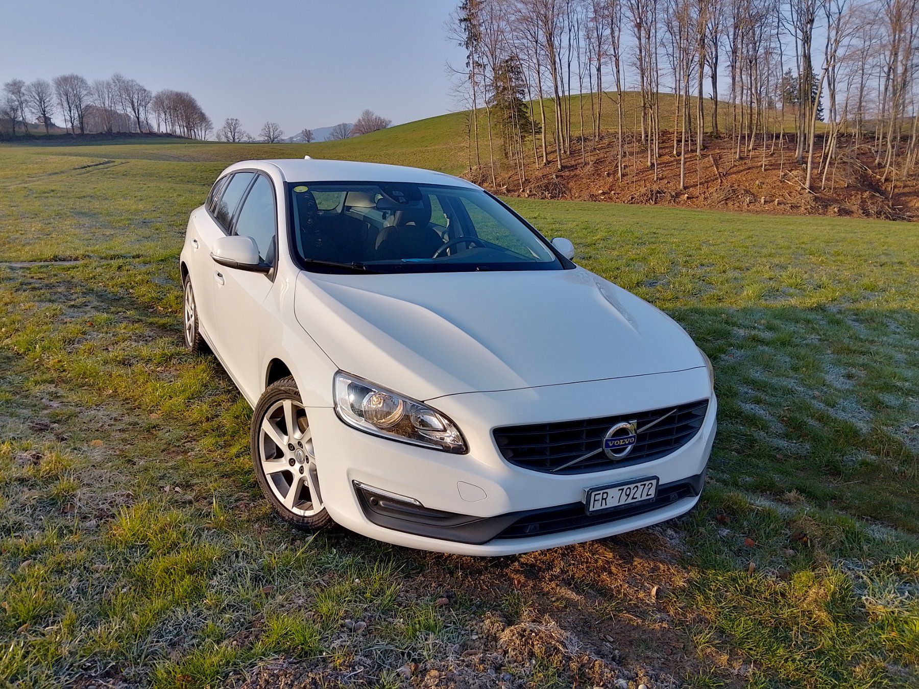 Volvo Autos: Volvo v60 – D'occasion à St. Ursen par vonmos