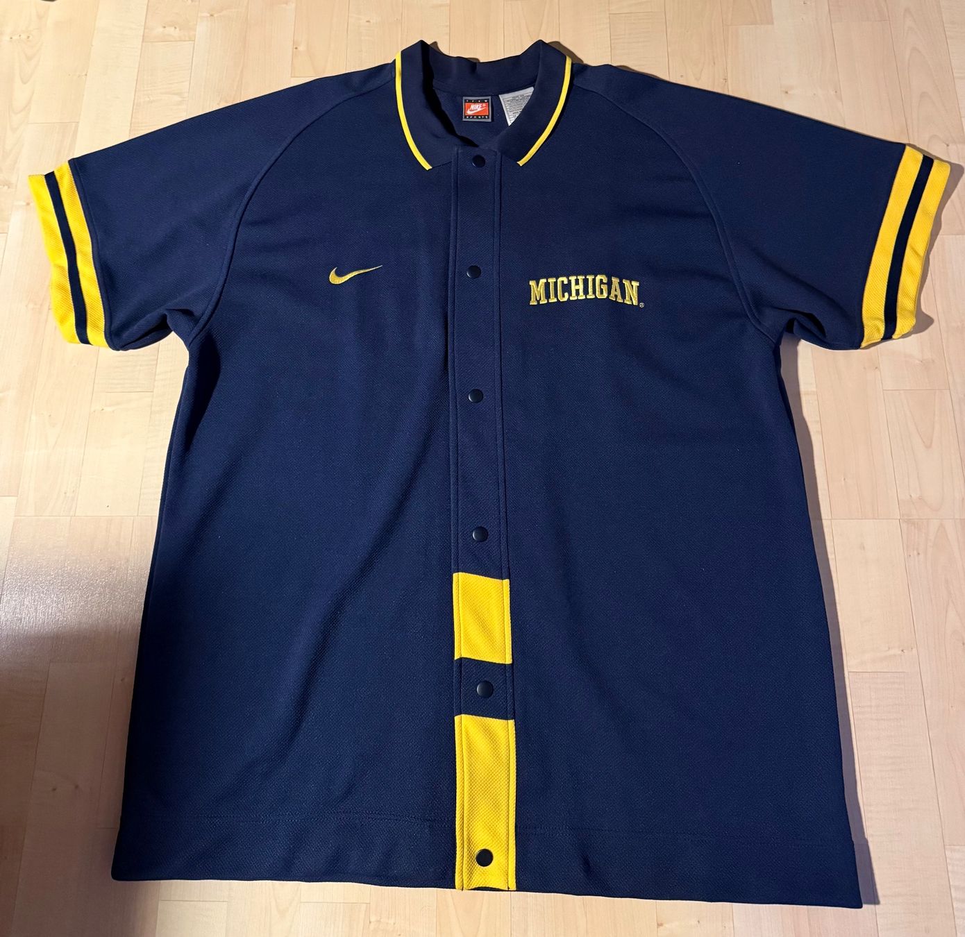 Nike T-shirts: Michigan University Basketball – Neuf (Voir description) à La Chaux-de-Fonds par dle_ppj6