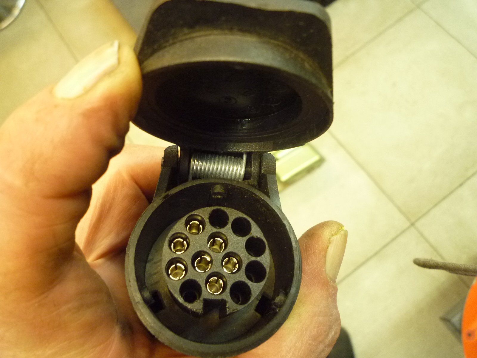 Unità & Adattatore: Anhänger-Diebstahlschutz mit 2 Licht-Adapter – Usato da Sissach venduto da Gruetter-Moto-Center 1