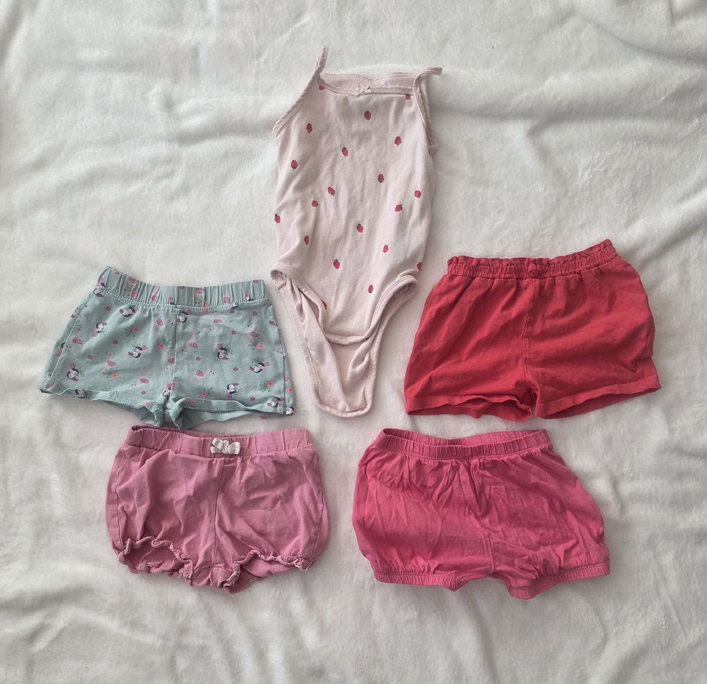 Lotti & Set di vestiti: Sommer kurze Hosen 86 – Nuovo (secondo la descrizione) da Mattwil venduto da Mrs_sonyx