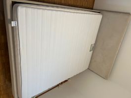 Doppelbett mit Matratze (März 2026 bei Conforama) – Sehr lei
