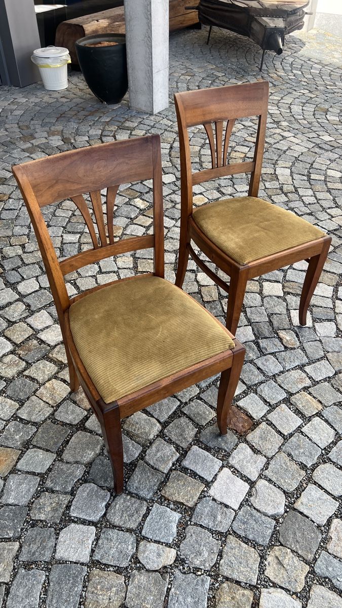 Sedie: 2er Set antike Bidermeier Holzstühle mit Samtsitz – Usato da La Punt Chamues-ch venduto da mhaefu 1