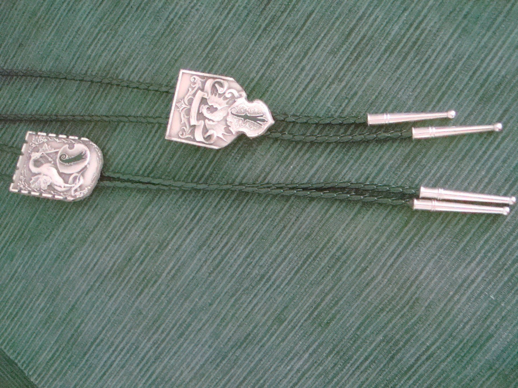 Cravatte: Basler Wappen - 2 Bolo Krawatte - Vintage – Usato da Neuenegg venduto da flohcante