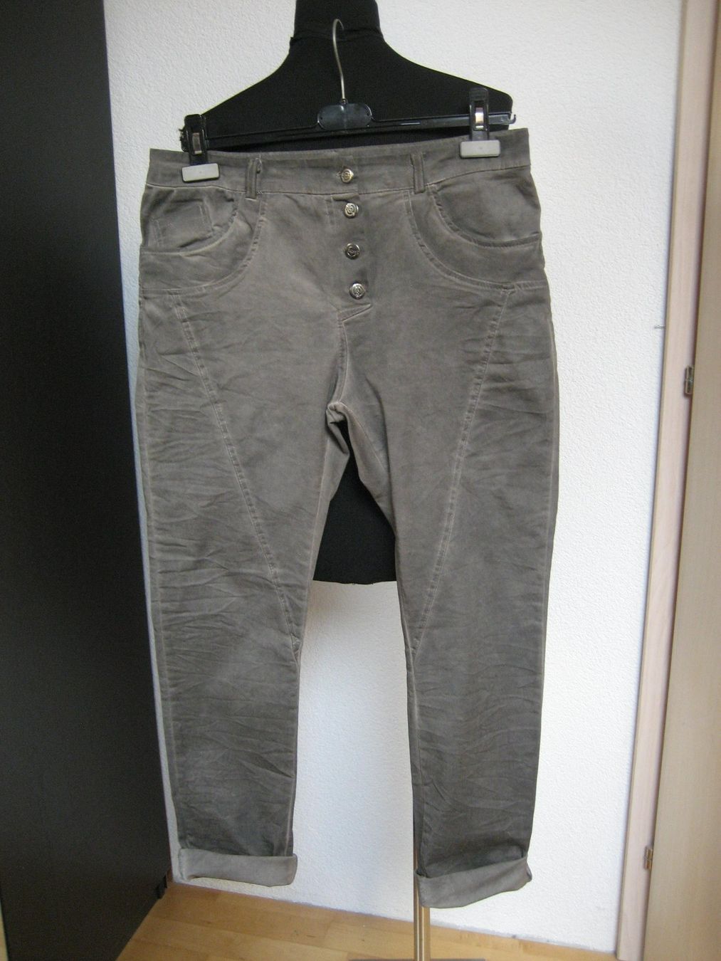 Pantaloni: Pantalon stretch Driver taille M neuf – Nuovo e nell'imballaggio originale da Delémont venduto da marryb 4