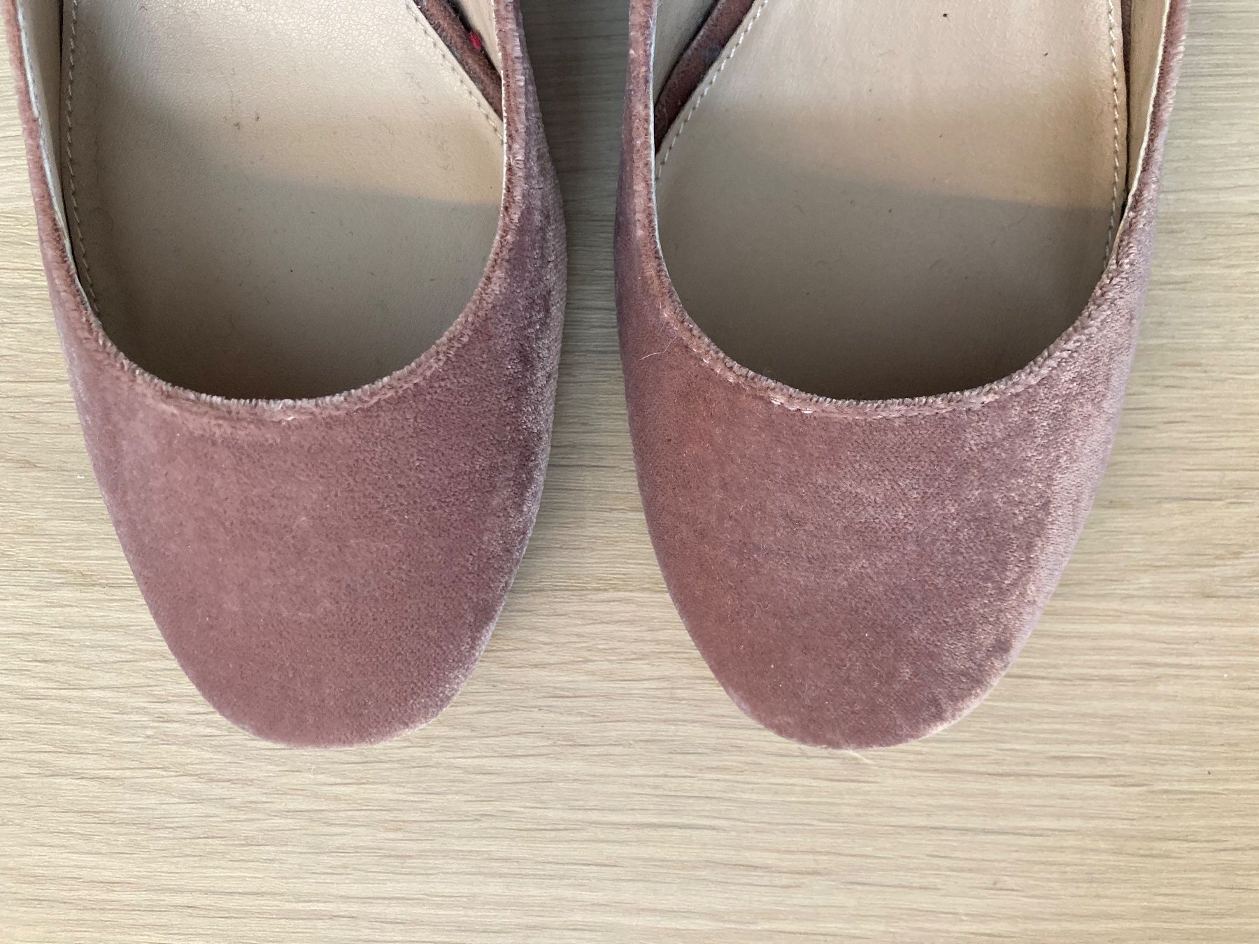Esprit Scarpe da donna: Esprit Mary Jane-Pumps Samt - Grösse 41 – Nuovo (secondo la descrizione) da Wiesendangen venduto da iri_5pq6 5