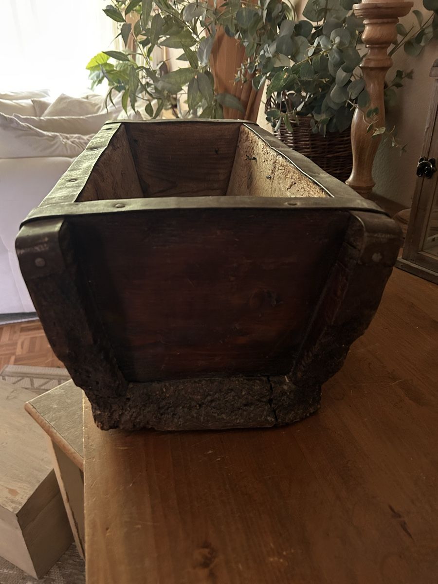 Articoli in legno: Alter Holztrog – Usato da Bern venduto da Dafi7 8