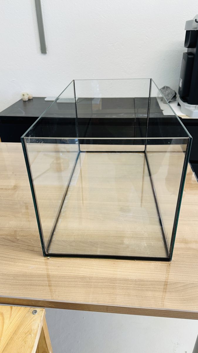 Terrario: Terrarium mit Holzabdeckung – Usato da Orpund venduto da Catangle 2