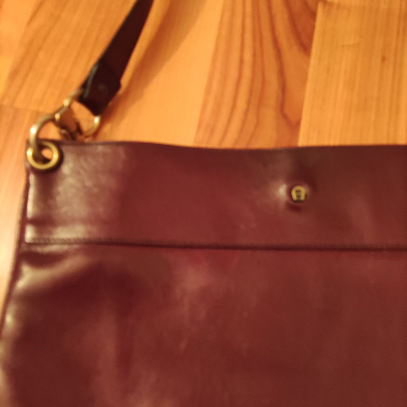 Aigner Borse da donna: Grosse Aigner Ledertasche, bordeauxrot – Usato da Solothurn venduto da Csw1