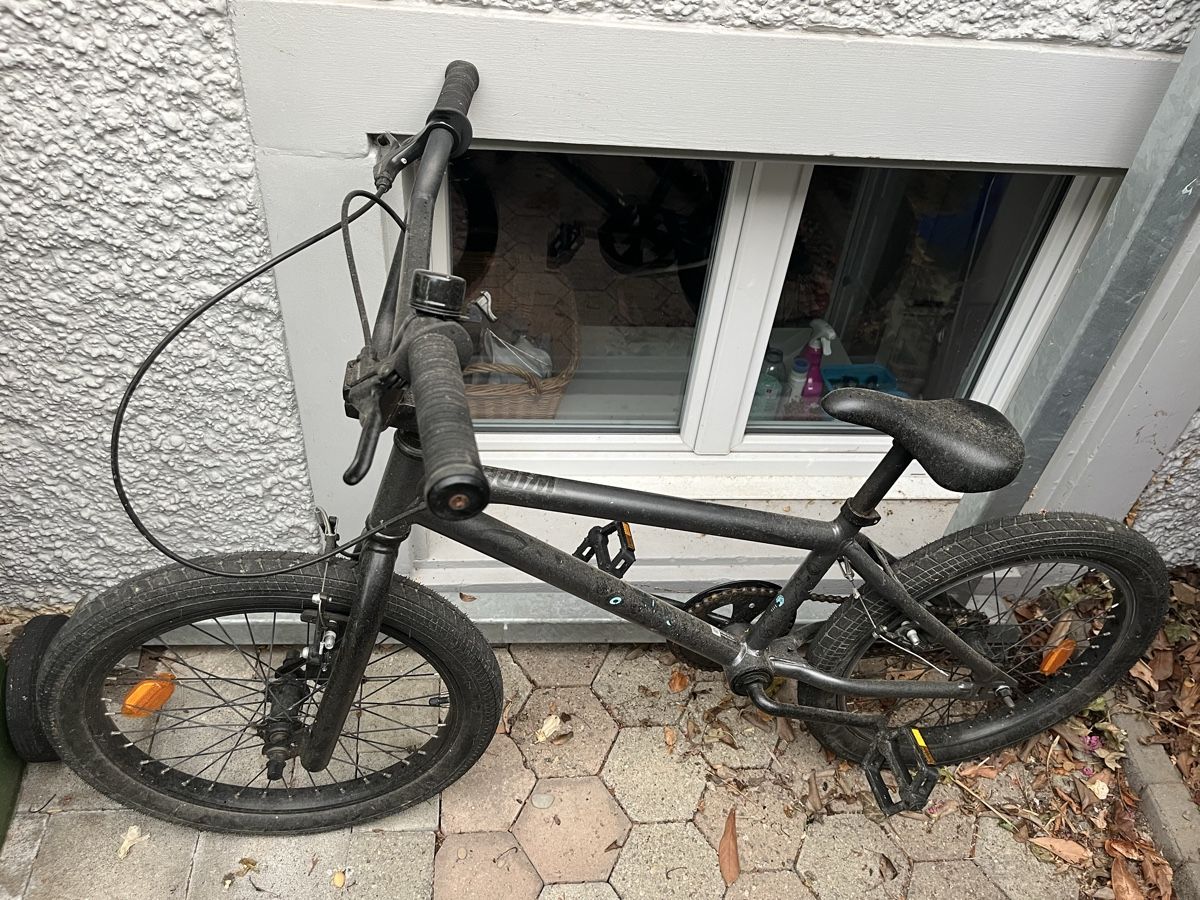Decathlon Biciclette: BMX Velo schwarz gebraucht – Usato da Olten venduto da lea_n2nn