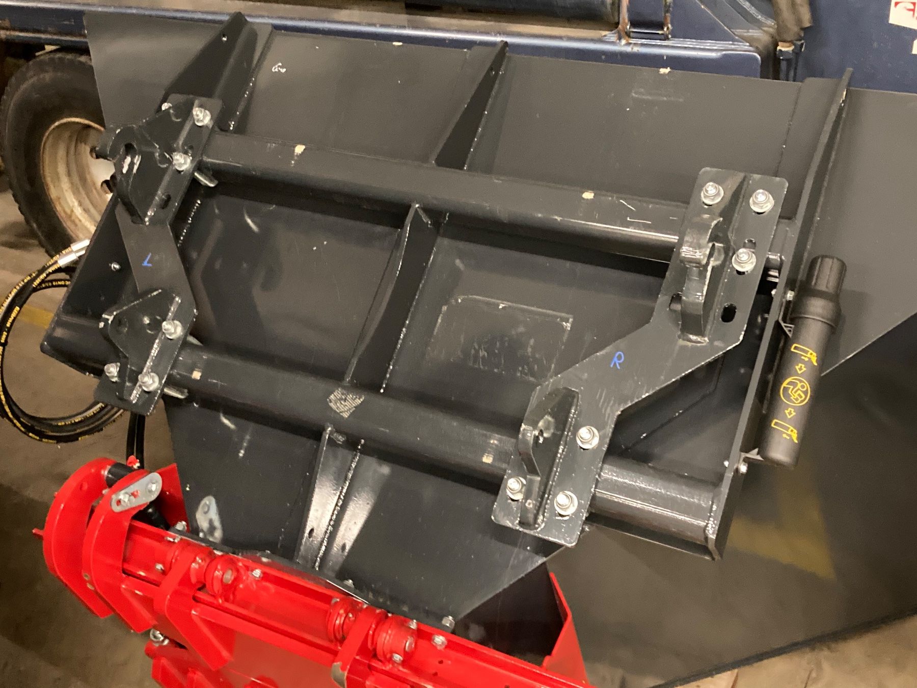Altro per industria metallurgica: Big-Bag Abfüll-Schaufel oder Verlade-Trichter – Nuovo e nell'imballaggio originale da Unteriberg venduto da Drummer86 8