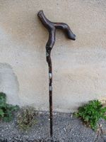 Aus einem Ast Wurzel gearbeiteten Spazierstock Wanderstock
