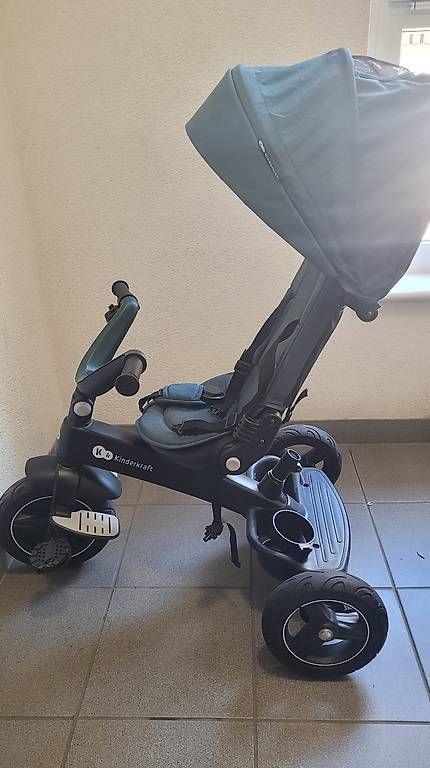 Véhicules pour enfants: Tricycle évolutif Kinderkraft EASYTWIST 5-en-1 – D'occasion à Lausanne par far_78d8 4