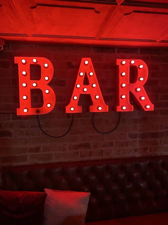 Lampade: BAR Leuchtbuchstaben – Usato da Flawil venduto da KeJuNe