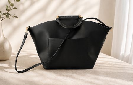 Schwarze Handtasche - geräumig & praktisch!