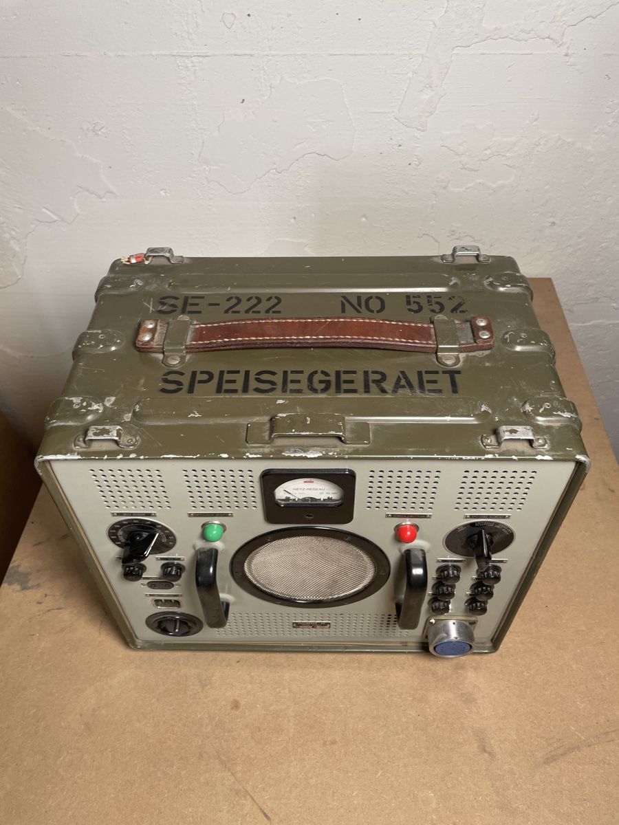 Radios: Schweizer Armee - Speisegerät SE-222 – Défectueux à Fribourg par JohnB4 1
