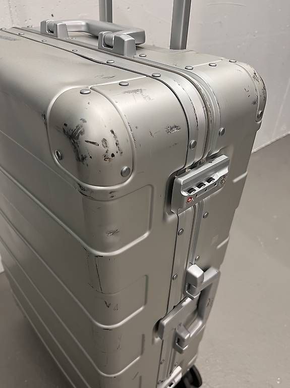 Reisekoffer: Muji Aluminiun Rollkoffer, 60 Liter – Gebraucht aus Zürich von joe_zh8048 2