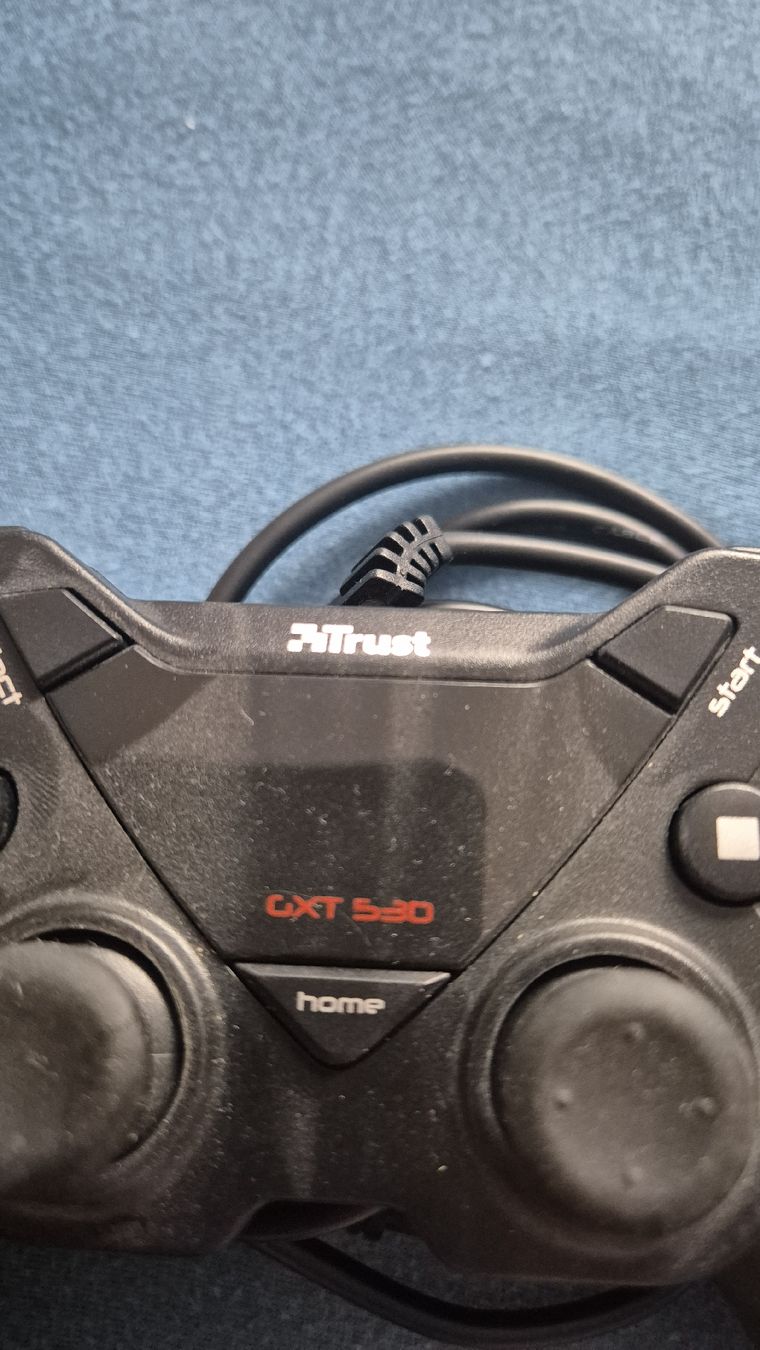 Trust Controller: Manette Trust – Usato da Corcelles-Payerne venduto da craveiro_in4k 1