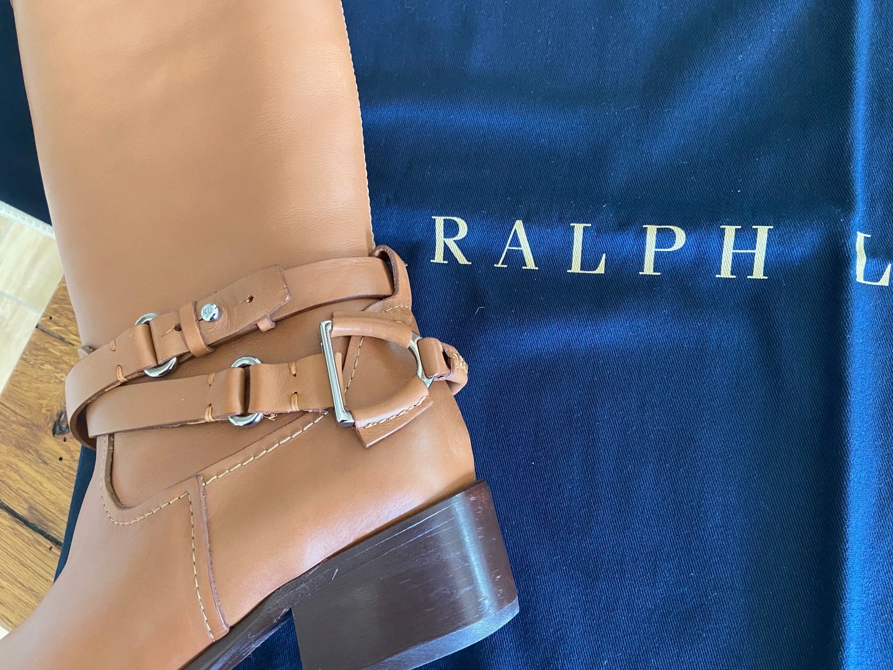 Ralph Lauren Damenschuhe: RALPH LAUREN - Sublime Bottes Camel - 38 – Gebraucht aus Chardonne von  4