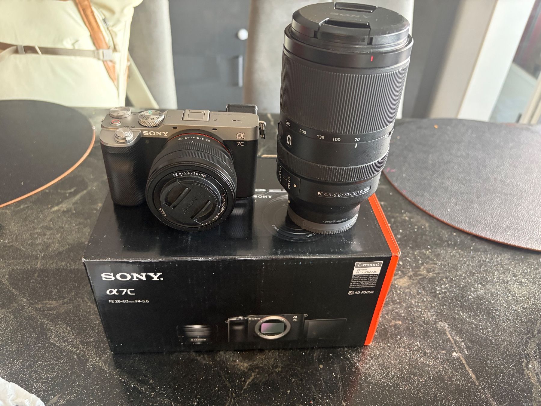 Sony Fotocamera: Sony Alpha 7C silber mit 2 Objektiven E-Mount neuwertig – Usato da Steffisburg venduto da Igino111