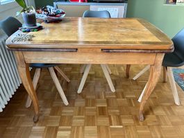 Esstisch Holz ausziehbar mit Gebrauchsspuren