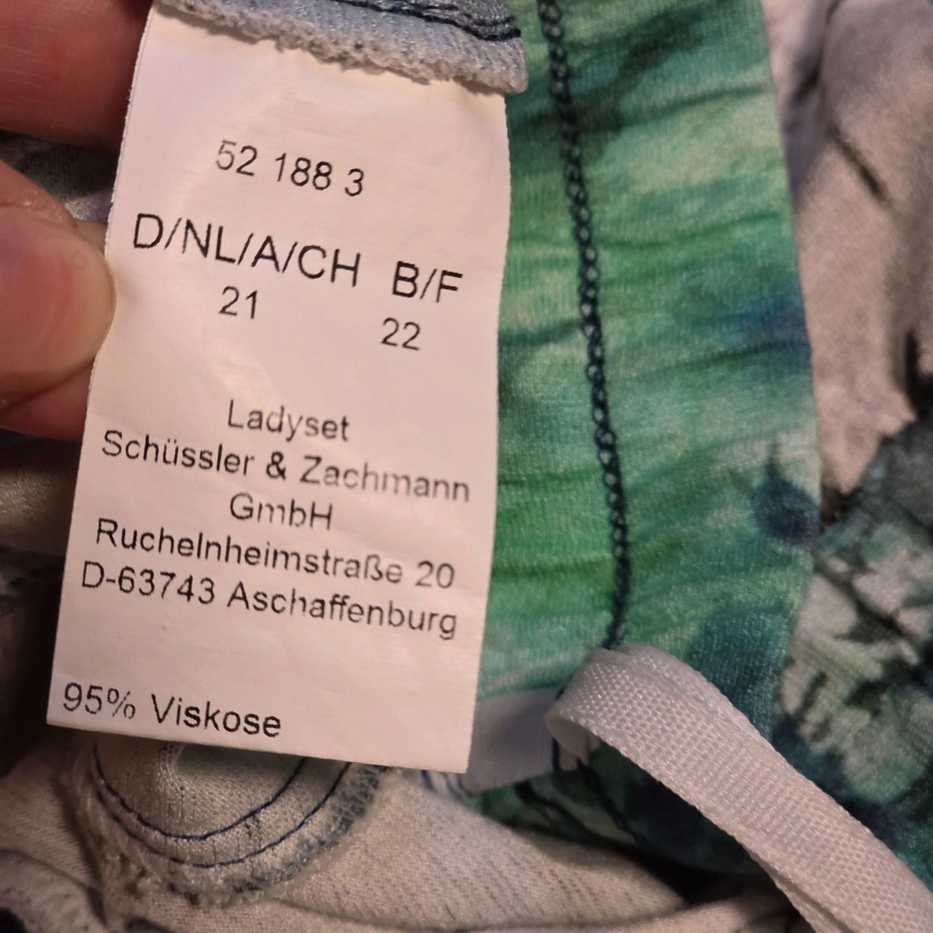 Gonne: Sommerrock Viskose Elastan Gr. L – Usato da Wald ZH venduto da CapLux 4