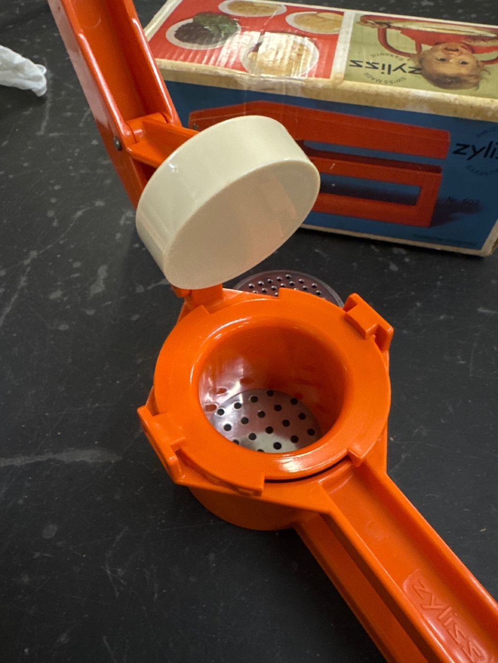 Zyliss Elettrodomestici da cucina: Zyliss - Kiddy Purée Press – Nuovo (secondo la descrizione) da Pratteln venduto da Cartonsducoeur_bl 2