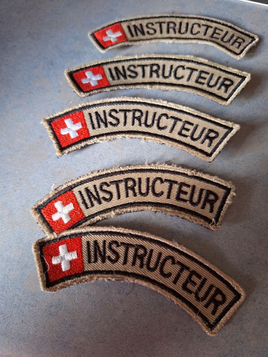 Schweizer Armee Patches: Insignes instructeur (5x) – Gebraucht aus Bière von Roudi52