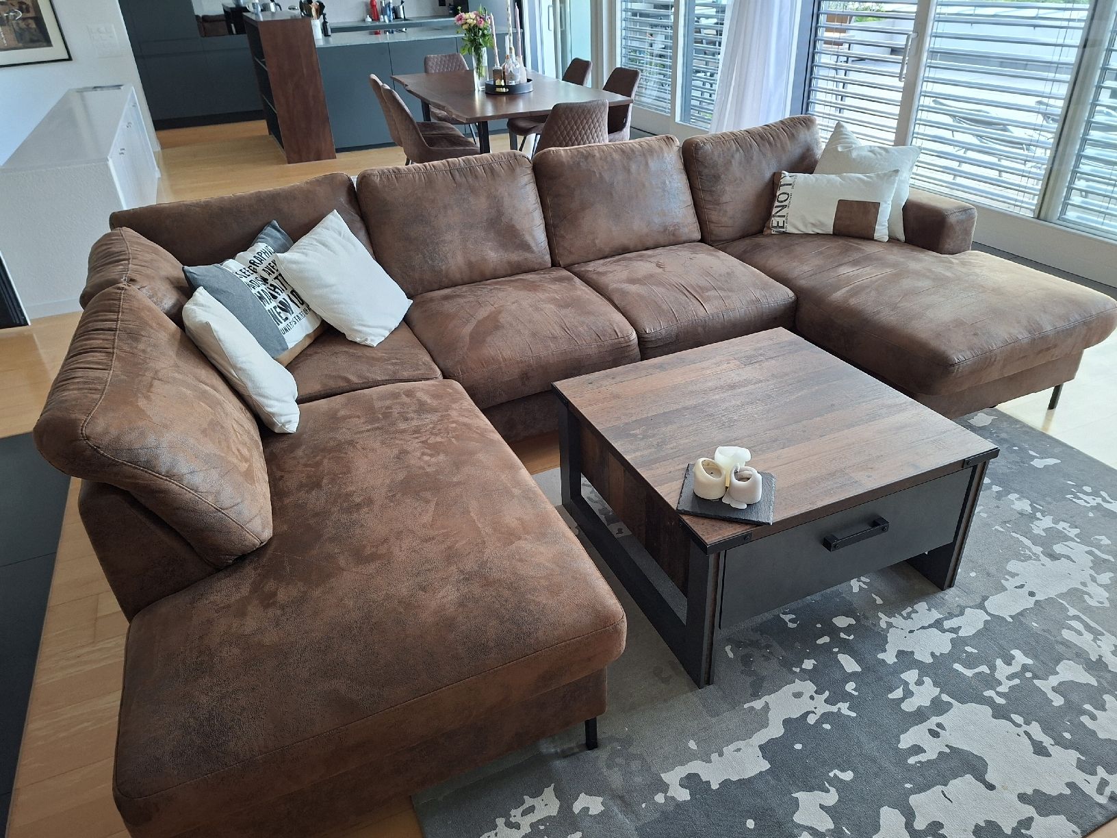 Sofas: Grosses Dunkelbraunes Schlafsofa – D'occasion à Meggen par mar_yzb2 2