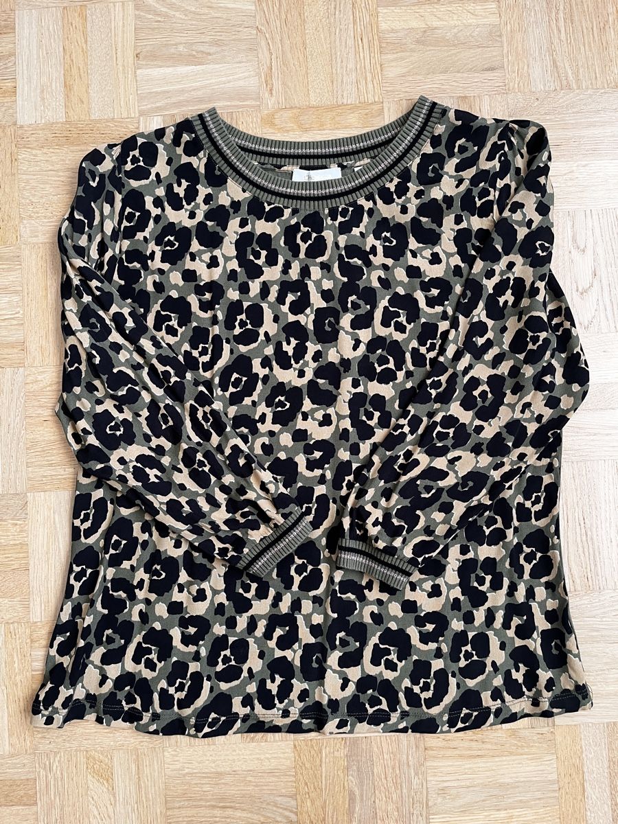 Rich & Royal T-shirt: Rich&Royal Shirt, Grösse S, Olive/Leopard – Usato da Zürich venduto da Kleanthy 5