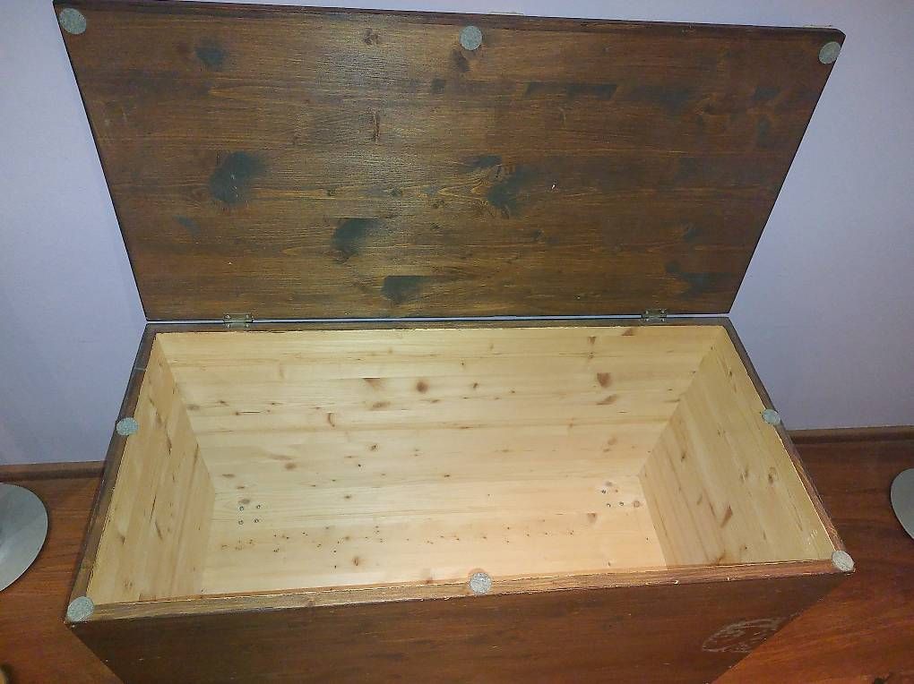 Cassapanche: Schöne, grosse Holztruhe Handmade – Usato da Rothenthurm venduto da Djmaxima