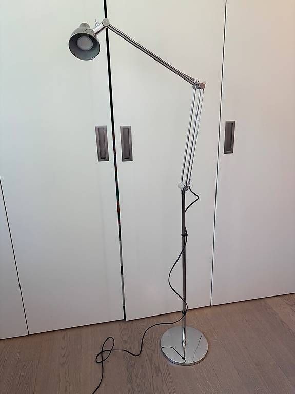 Ikea Lampade: Stehlampe Ikea Antifoni silber-glänzend – Usato da Zürich venduto da rem_8v6m