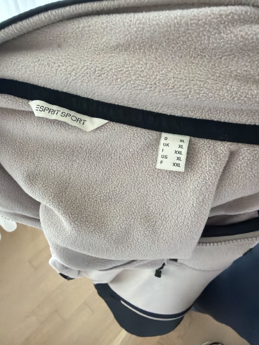 Esprit Giacche: Esprit Sport Fleece Pullover XL, great condition – Usato da Glattpark(Opfikon) venduto da der_dh8z 3