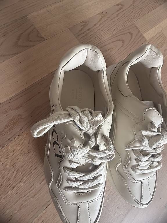 Gucci Scarpe da donna: Gucci Sneaker Gr.38,5 – Usato da Schaffhausen venduto da Nathalia33 1