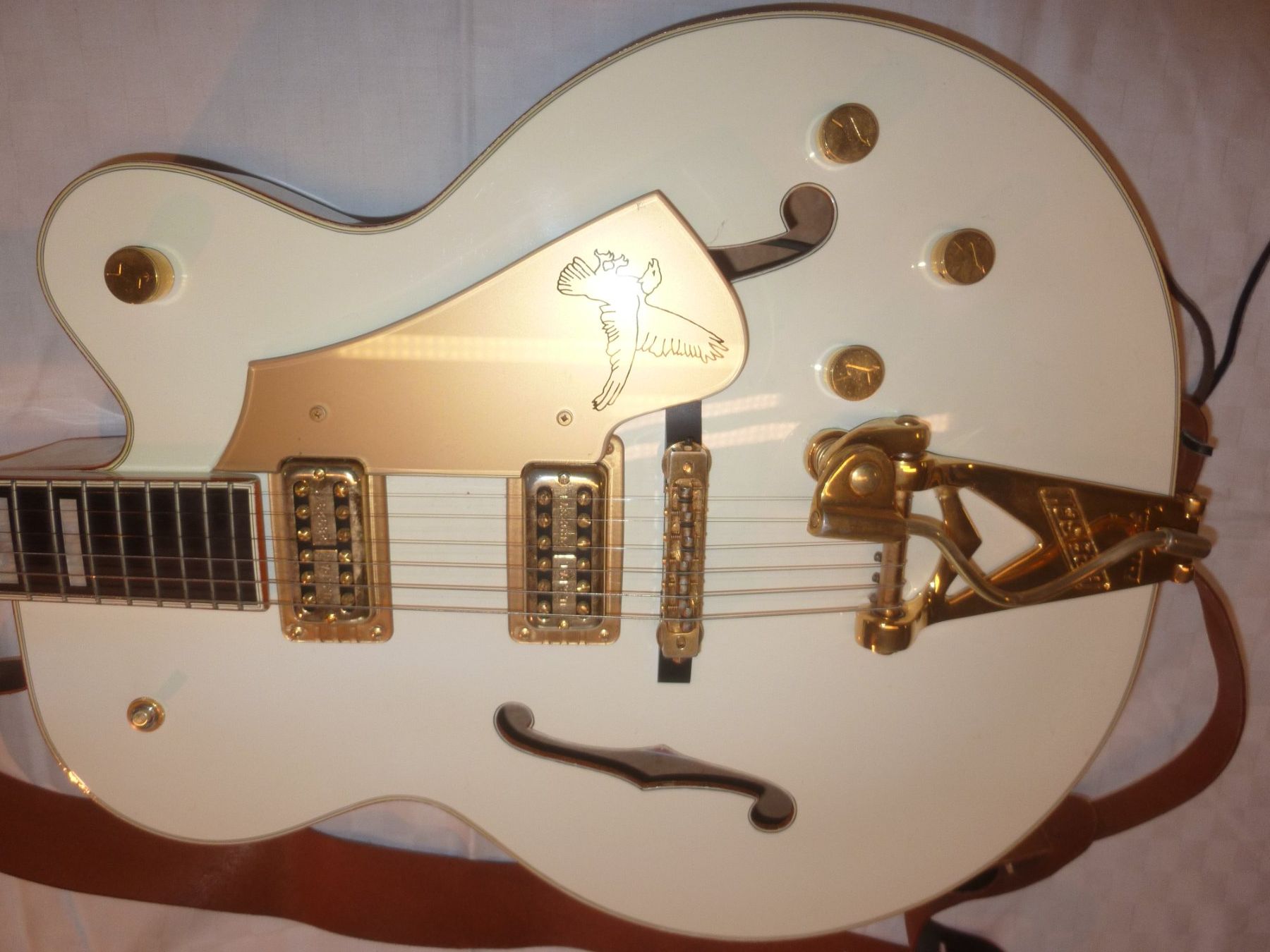 Strumenti musicali: Gretsch White Falcon G7593 Gitarre – Usato da Sursee venduto da Benevol 2