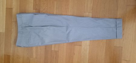 Elegante Sommerhose von C&A, Grau gestreift, Grösse 38