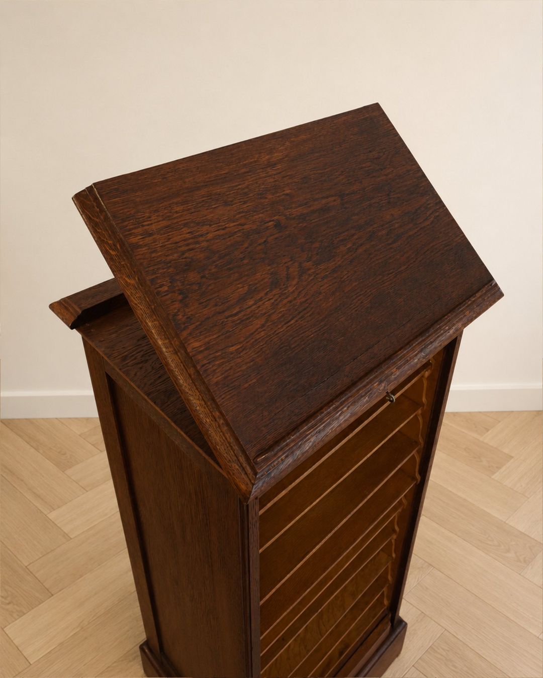 Commodes: MEUBLE DE BUREAU À VOLET ROULANT – D'occasion à Moutier par Vintage-signature 2