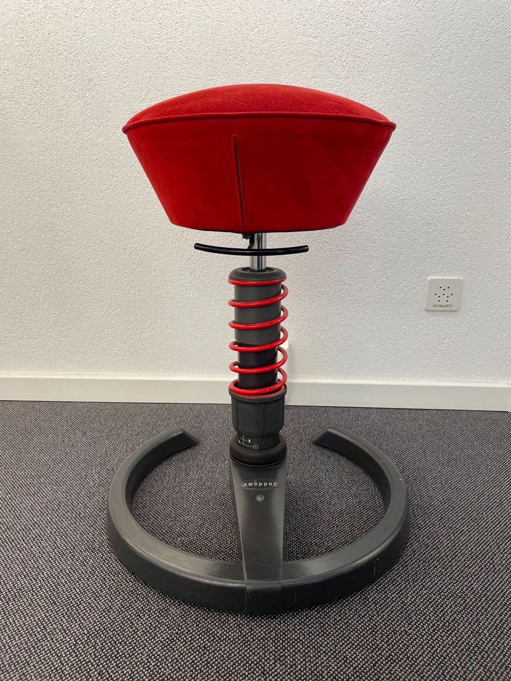 Stühle: Original SWOPPER ergonomischer Stuhl /Hocker – Gebraucht aus Neunkirch von  1